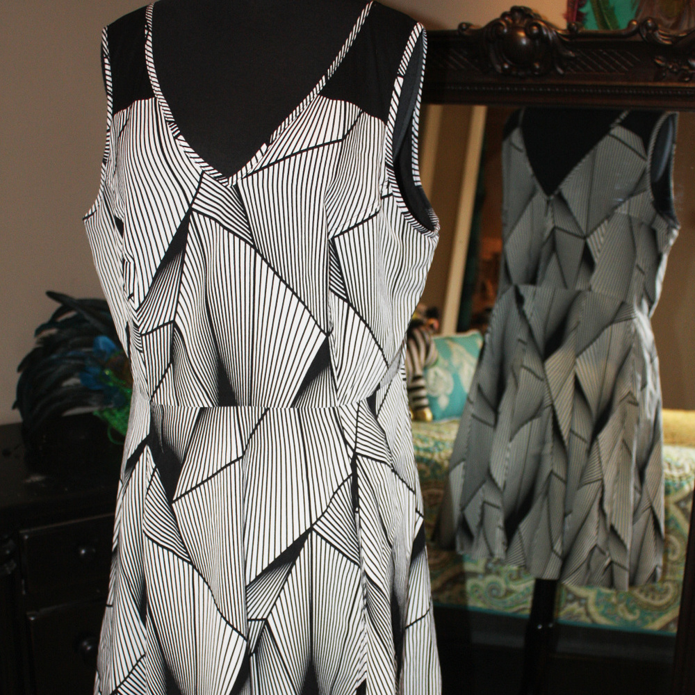 Worthington geometric fit flare dress 14